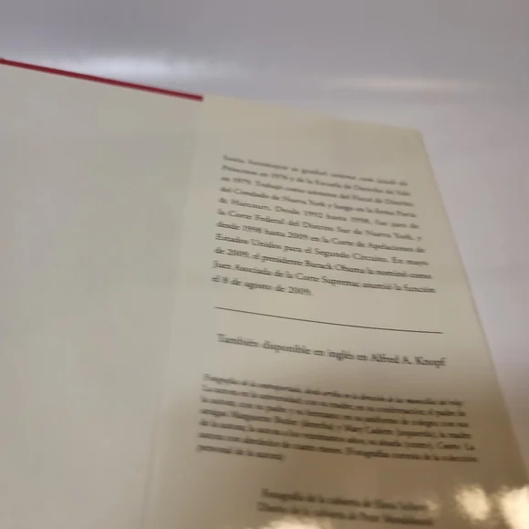 Spanish book used "My mundo adorado Sonia Sotomayor" book - Picture 9 of 13